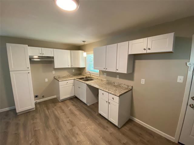 Building Photo - 936 Bluewood Dr