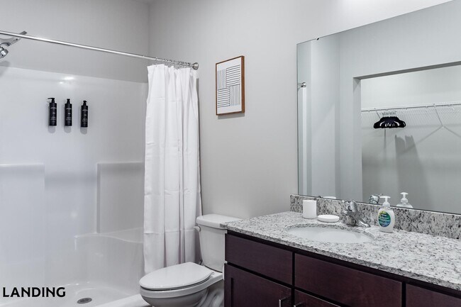 Foto del edificio - 2023 N Broadmoor Ave