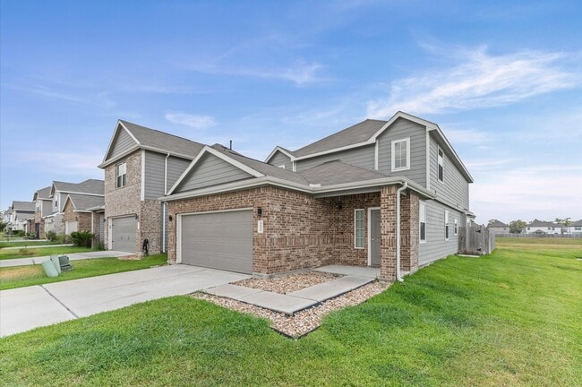Building Photo - 4806 Blue Jacaranda Wy
