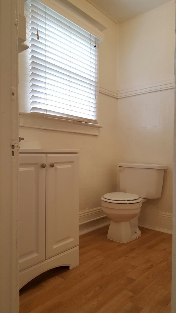 Building Photo - 2BD / 1.5BA Apartment AVAILABLE NOW in the...