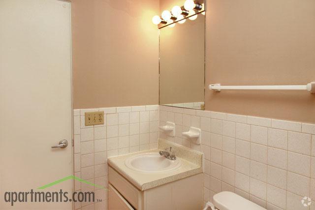 Baño - Black Bear Creek Apartments