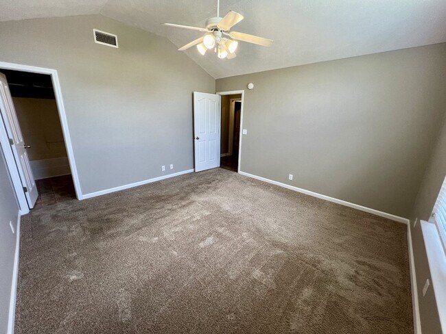 Building Photo - All Blackman Schools.  3 or 4 Bedrooms.  3...