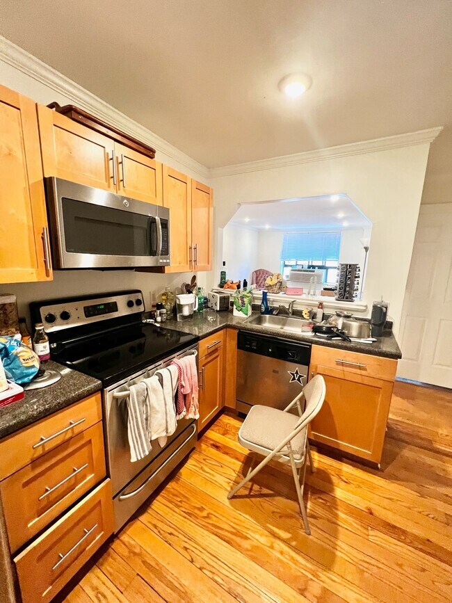 Building Photo - 56 Brattle St