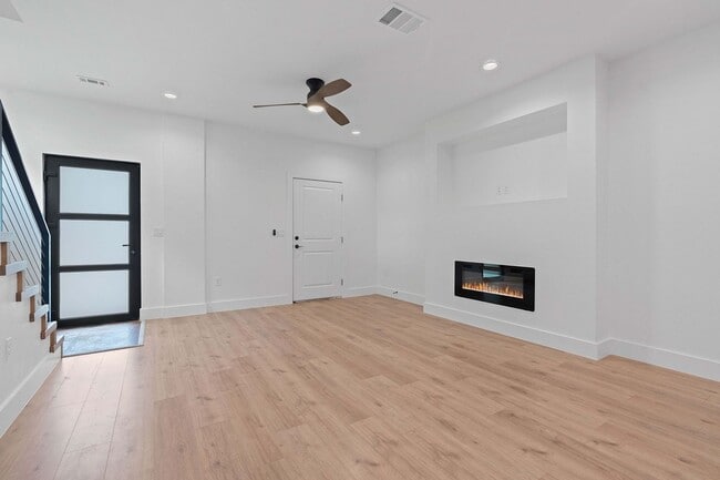 Building Photo - 124 S Mockingbird Cir