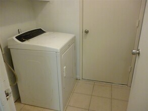 Building Photo - 2822 Mesquite Dr