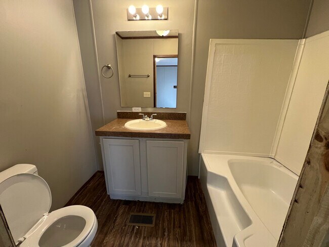 Foto del edificio - 137 Burch St