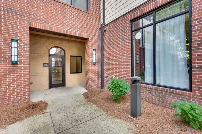 Foto del edificio - Awesome East Nashville 1BR/1BA condo in the iconic 37206 Building.