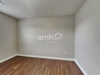 Building Photo - 104 Granary Dr