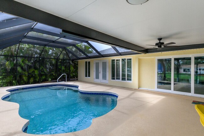 Foto del edificio - QUINTESSENTIAL EXECUTIVE HOME WITH SAILBOA...