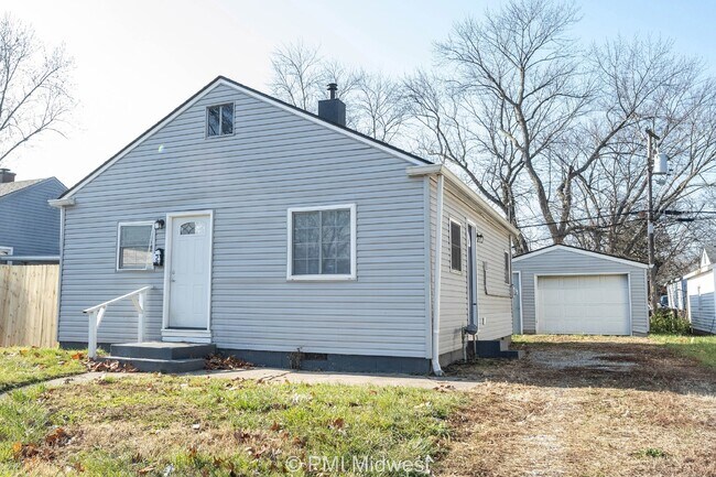 Foto del edificio - Charming 2-Bedroom Home with 725 Sq Ft in Indianapolis, IN - Must See!