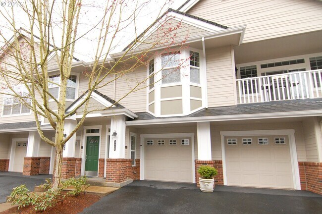 Front Entry/Garage - 6850 Summerlinn Way