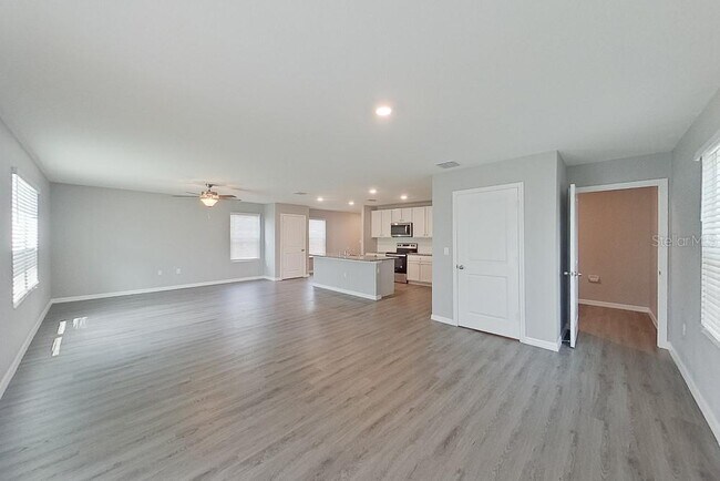 Building Photo - 8716 SW 44th Ct