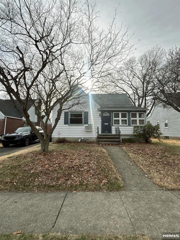 Building Photo - 904 5th St