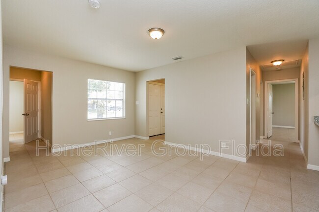 Building Photo - 4407 Pompano Dr