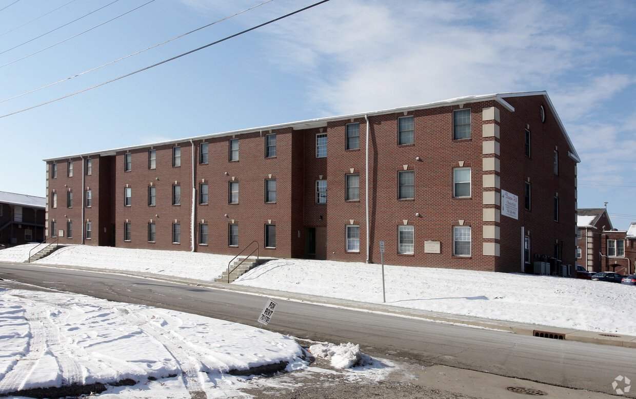 Primary Photo - Chesterfield Apartments