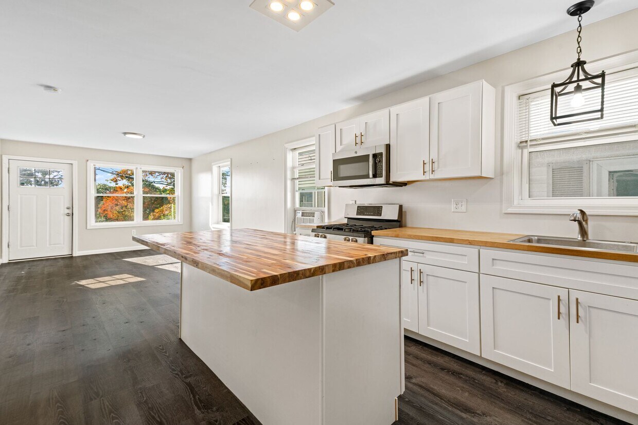 3 Baltimore St Unit 3 1/2 Baltimore Street 1, Providence, RI 02909