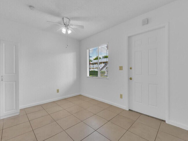 Foto del edificio - 4617 Bayshore Dr