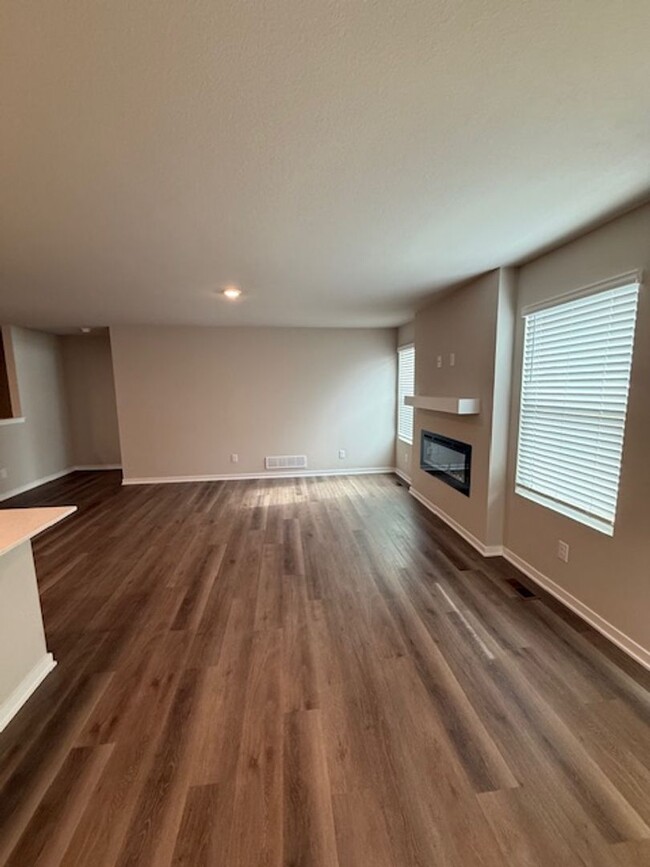 Foto del edificio - Bennington Ranch With 3 Car Garage & Finis...