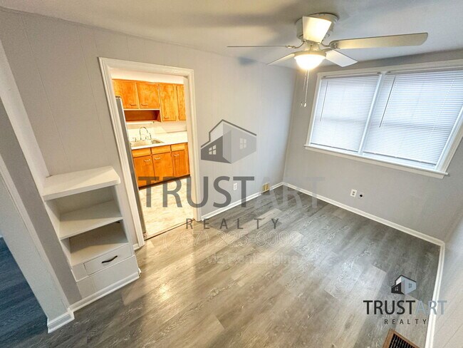 Foto del edificio - 5335 Cottage St