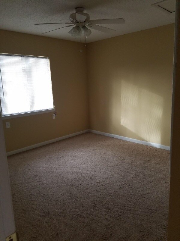 Foto del edificio - 2 bedroom 2 bath for $1050 a month! Coastal Villas