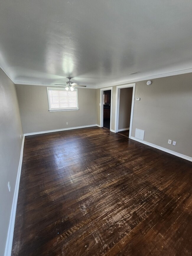 Foto del edificio - 3 bed 1 bath home, move in ready!