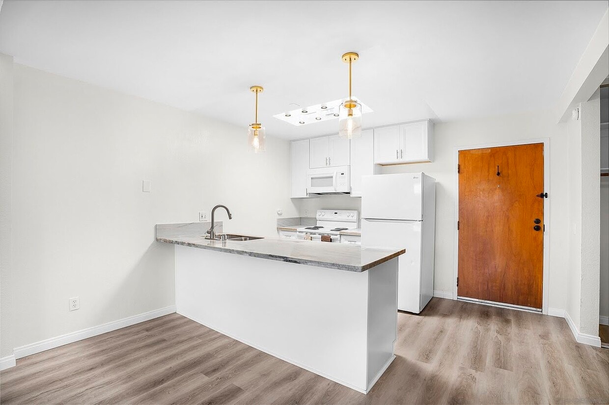 8026 Linda Vista Rd Unit 2G, San Diego, CA 92111 Condo for Rent in