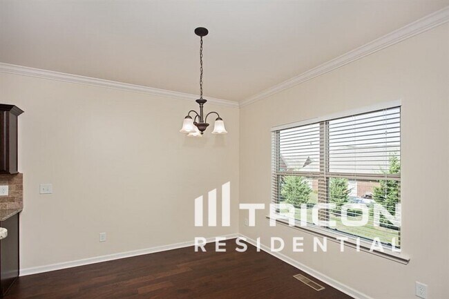 Building Photo - 5004 Geranium Dr