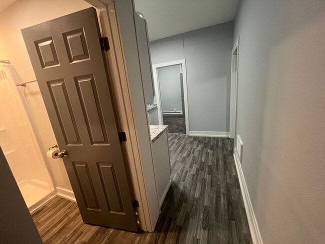 Foto del edificio - 8100 W National Ave