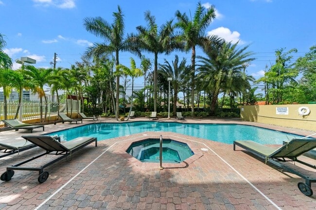 Building Photo - 3500 Coral Wy