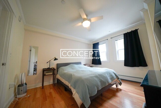 Foto del edificio - 219 Commonwealth Ave