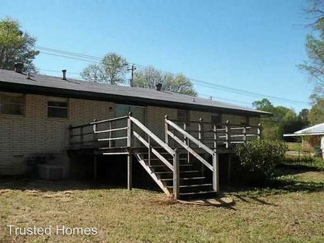 Building Photo - 3 br, 2 bath House - 3691 West County Line