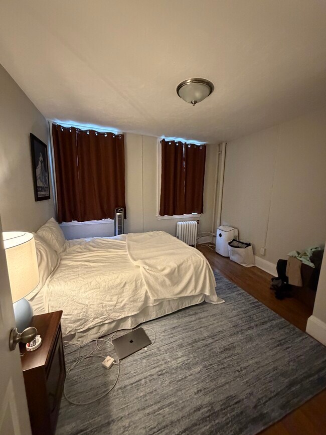 Building Photo - 220 Hanover St