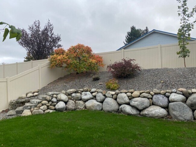 Foto del edificio - Liberty Lake Area-3 beds, 2baths Rancher Style House for rent Available NOW