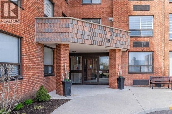 Building Photo - 99 Donn Ave