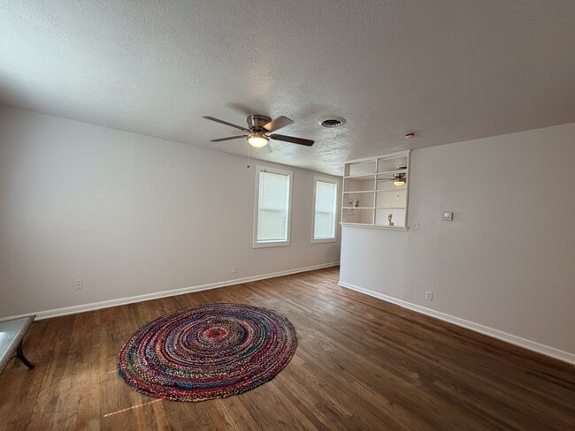 Building Photo - 3918 Harris Dr