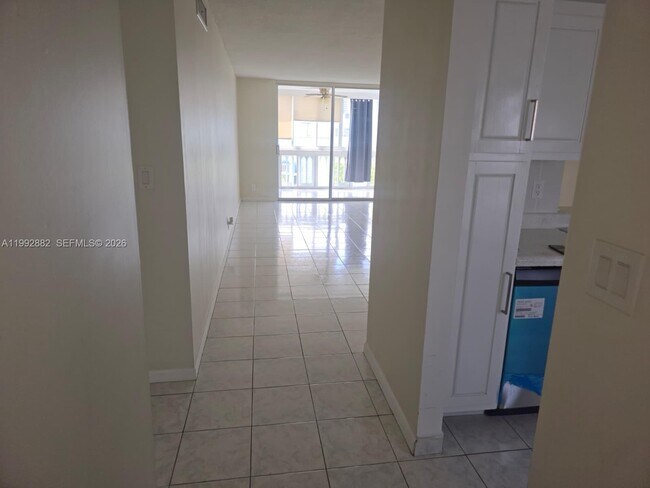 Foto del edificio - 320 NE 12th Ave