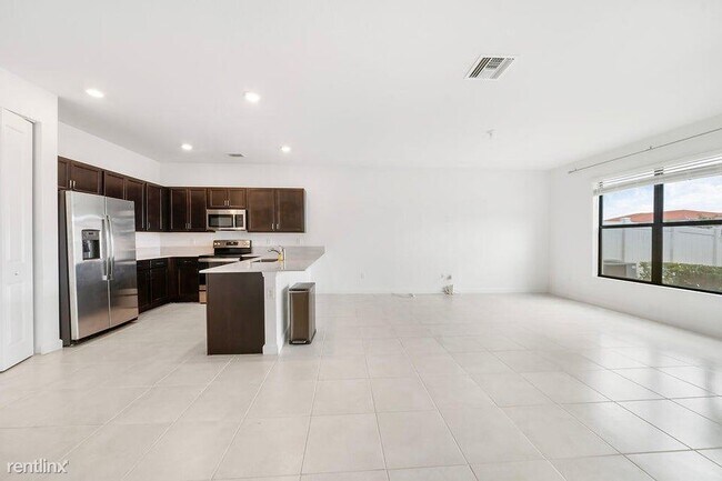 Foto del edificio - 4 br, 2.5 bath House - 2004 Sugar Maple Dr