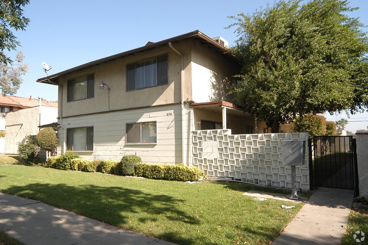 890 Campus Ave, Upland, CA 91786 Apartments in Upland, CA