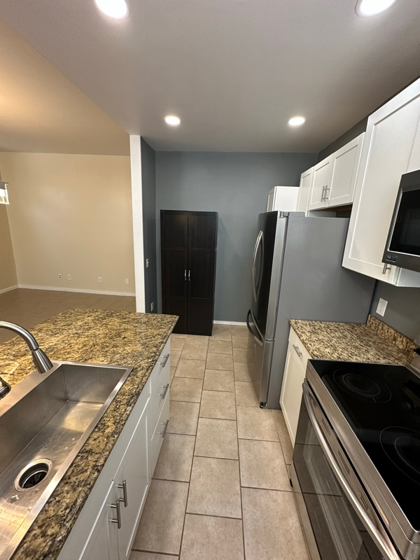 Building Photo - 2411 Vine St