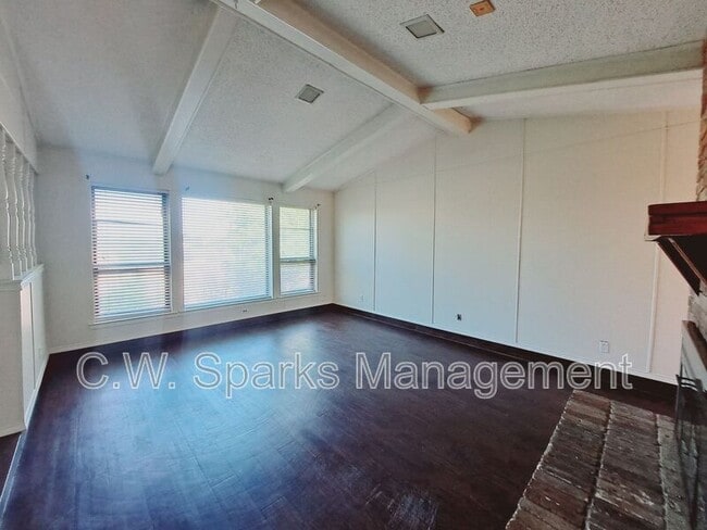 Foto del edificio - 4106 Cedar Creek Dr