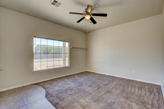 Building Photo - 727 Stampede Dr
