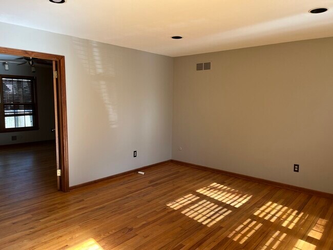 Foto del edificio - 513 Glenmere Ave