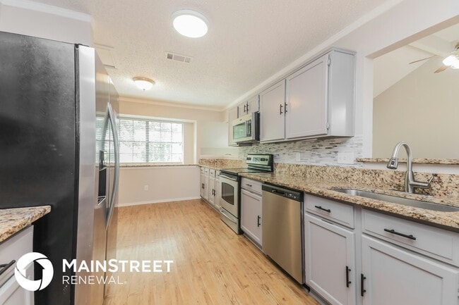 Building Photo - 6228 Los Altos Dr