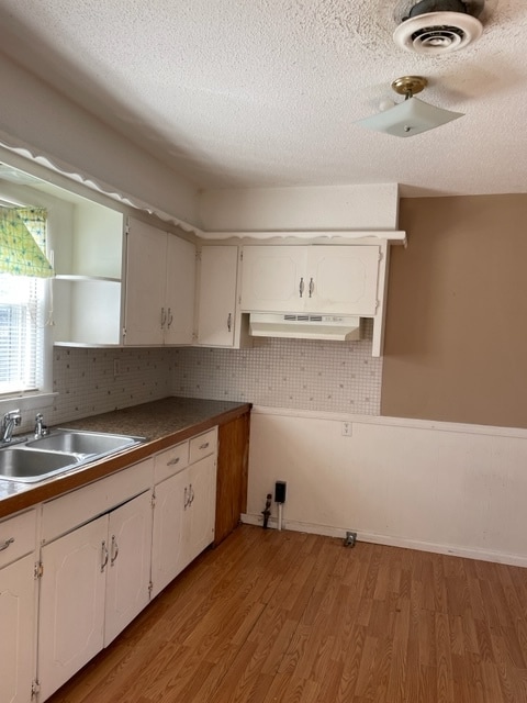 Kitchen - 321 E Park St