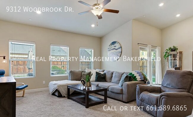 Building Photo - 9312 Woodbrook Dr