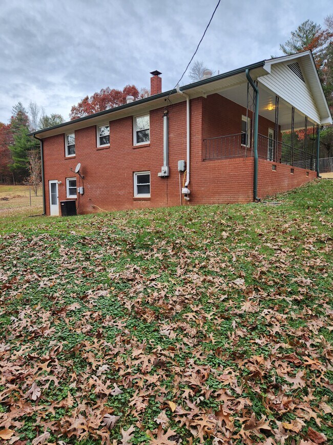 Foto del edificio - 2885 High Rock Rd
