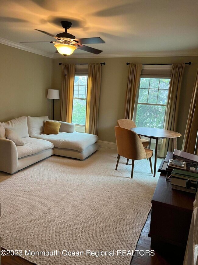 Building Photo - 71 Wallace St