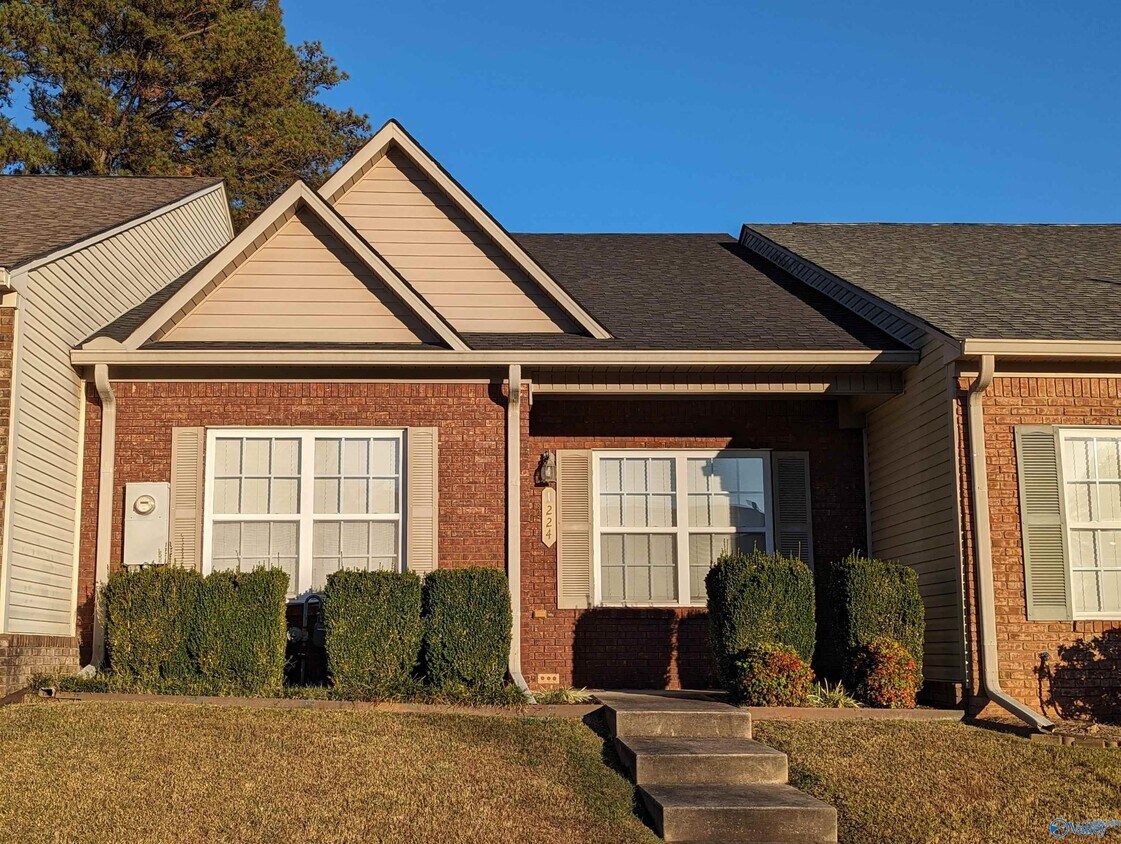 1224 Autumn Ln SW, Hartselle, AL 35640 Townhome Rentals in Hartselle AL