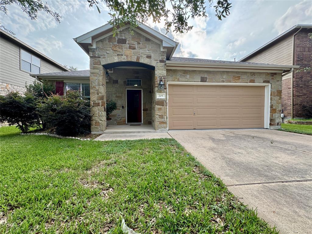 Foto principal - 205 Saddle Ridge Dr