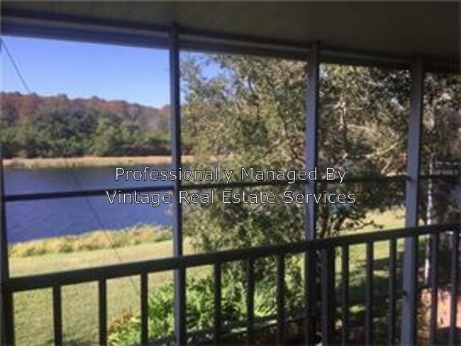 Foto del edificio - 1770 Lago Vista Blvd